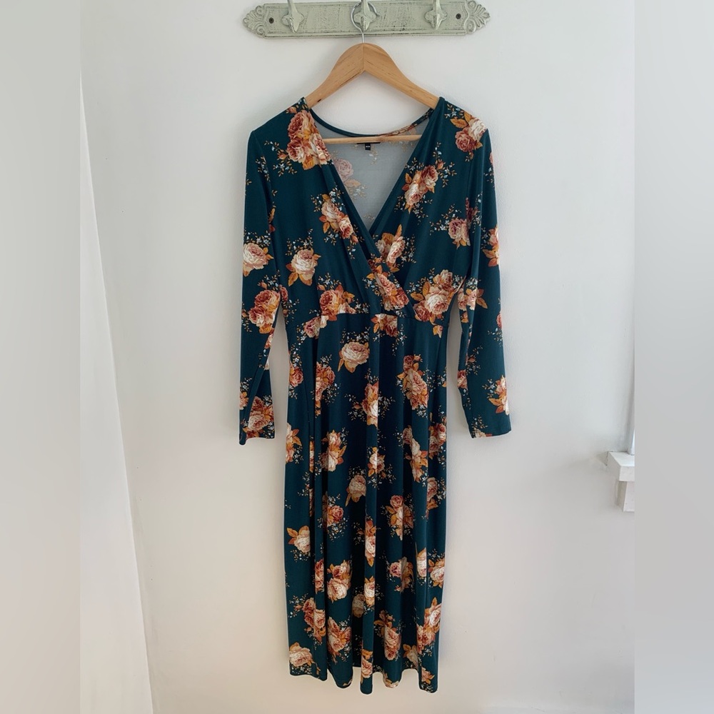 Floral Long Sleeve, V neck, Very Soft Material MIDI Dress